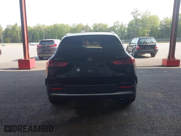 ✅ 2022 Mercedes-Benz GLA 35 AMG • VIN: W1N4N5BB3NJ409473 • Lot: 42405132. Wystawiony na IAAI z przebiegiem 43 006 mil. Bezpłatny archiwum sprzedaży aukcyjnych z USA i szczegółowy raport historii pojazdu na DreamBid. Zdjęcie 17.