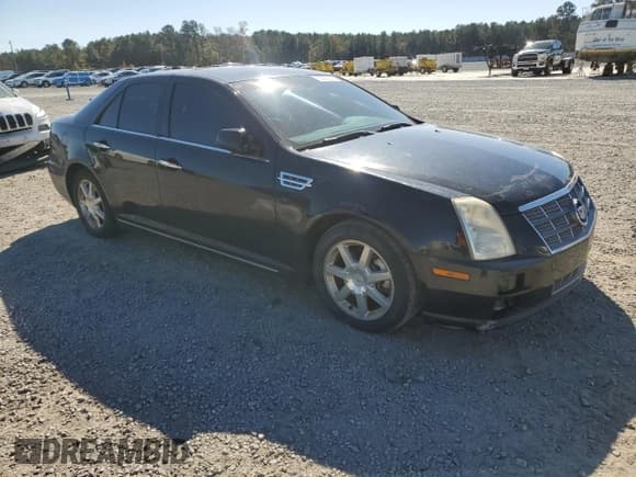 ✅ 2011 Cadillac STS RWD • VIN: 1G6DW6ED9B0145882 • Lot: 92283475. Wystawiony na Copart z przebiegiem 177 439 mil. Bezpłatny archiwum sprzedaży aukcyjnych z USA i szczegółowy raport historii pojazdu na DreamBid. Zdjęcie 4.