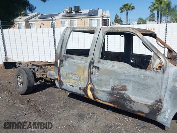 ✅ 2004 Ford F-350 XL • VIN: 1FTSW31P14EC40977 • Lot: 42160773. Wystawiony na IAAI z przebiegiem Nie podano. Bezpłatny archiwum sprzedaży aukcyjnych z USA i szczegółowy raport historii pojazdu na DreamBid. Zdjęcie 15.