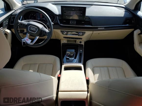 ✅ 2023 Audi Q5 Premium • VIN: WA1ABAFY2P2051333 • Lot: 82785505. Wystawiony na Copart z przebiegiem 27 789 mil. Bezpłatny archiwum sprzedaży aukcyjnych z USA i szczegółowy raport historii pojazdu na DreamBid. Zdjęcie 8.