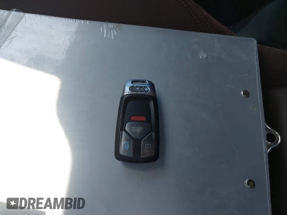 ✅ 2017 Audi A4 Premium Plus • VIN: WAULNAF47HN023818 • Лот: 42315905. Опубликован ранее на IAAI с пробегом 120 893 миль. Бесплатный доступ к архиву аукционных продаж из США и подробный отчёт об истории автомобиля на DreamBid. Изображение 11.