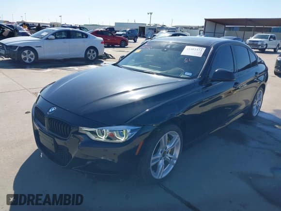 ✅ 2018 BMW 3 Series 340i xDrive • VIN: WBA8B7C5XJA577138 • Lot: 41402332. Listed on IAAI with 62,344 mi. Free auction sales archive from the USA and detailed vehicle history report at DreamBid. Image 2.