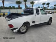 ✅ 1998 Ford F-150 XL • VIN: 1FTRX08LXWKA53755 • Lot: 65704515. Wystawiony na Copart z przebiegiem 218 346 mil. Bezpłatny archiwum sprzedaży aukcyjnych z USA i szczegółowy raport historii pojazdu na DreamBid. Zdjęcie 3.