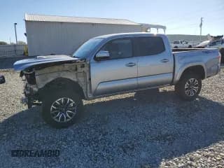 ✅ 2020 Toyota Tacoma SR5 • VIN: 3TMAZ5CNXLM138273 • Lot: 90798455. Listed on Copart with 59,246 mi. Free auction sales archive from the USA and detailed vehicle history report at DreamBid. Image 1.