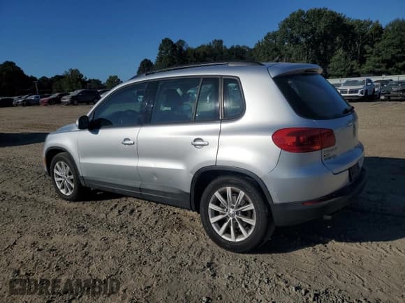 ✅ 2017 Volkswagen Tiguan S • VIN: WVGBV7AX8HK054544 • Lot: 85679905. Wystawiony na Copart z przebiegiem 130 027 mil. Bezpłatny archiwum sprzedaży aukcyjnych z USA i szczegółowy raport historii pojazdu na DreamBid. Zdjęcie 2.