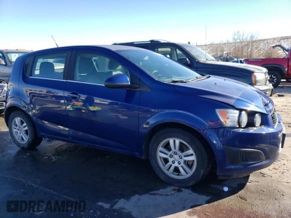 2013 Chevrolet Sonic LT с VIN 1G1JD6SH1D4213156, выставлен на аукционе Copart как лот 43438135 с пробегом 86 625 миль миль и Списание • Salvage title. История ставок и продаж доступна на DreamBid. Изображение 4.