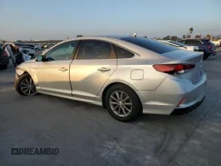 ✅ 2018 Hyundai Sonata SE • VIN: 5NPE24AF5JH705973 • Лот: 91629055. Опубликован ранее на Copart с пробегом 93 930 миль. Бесплатный доступ к архиву аукционных продаж из США и подробный отчёт об истории автомобиля на DreamBid. Изображение 2.