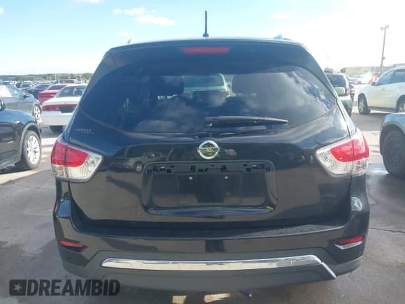 ✅ 2015 Nissan Pathfinder S • VIN: 5N1AR2MN2FC668137 • Lot: 43570265. Listed on IAAI with 147,815 mi. Free auction sales archive from the USA and detailed vehicle history report at DreamBid. Image 16.