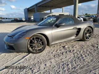 ✅ 2022 Porsche Boxster • VIN: WP0CA2A88NS205166 • Лот: 85168144. Опубликован ранее на Copart с пробегом 5 049 миль. Бесплатный доступ к архиву аукционных продаж из США и подробный отчёт об истории автомобиля на DreamBid. Изображение 1.