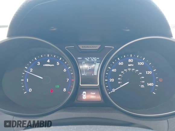 ✅ 2014 Hyundai Veloster Turbo • VIN: KMHTC6AE2EU183673 • Lot: 43193034. Wystawiony na IAAI z przebiegiem 42 726 mil. Bezpłatny archiwum sprzedaży aukcyjnych z USA i szczegółowy raport historii pojazdu na DreamBid. Zdjęcie 7.