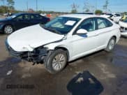 ✅ 2019 Volkswagen Jetta S • VIN: 3VWC57BU5KM031460 • Lot: 43714903. Wystawiony na IAAI z przebiegiem 47 489 mil. Bezpłatny archiwum sprzedaży aukcyjnych z USA i szczegółowy raport historii pojazdu na DreamBid. Zdjęcie 2.