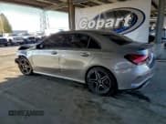 ✅ 2019 Mercedes-Benz A 220 • VIN: WDD3G4EB8KW019802 • Lot: 95180265. Wystawiony na Copart z przebiegiem 69 211 mil. Bezpłatny archiwum sprzedaży aukcyjnych z USA i szczegółowy raport historii pojazdu na DreamBid. Zdjęcie 2.