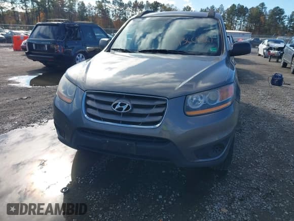 ✅ 2010 Hyundai Santa Fe GLS • VIN: 5NMSGDAB8AH372327 • Lot: 43668861. Listed on IAAI with 88,475 mi. Free auction sales archive from the USA and detailed vehicle history report at DreamBid. Image 6.