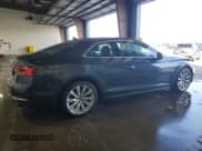 ✅ 2018 Audi A5 Premium Plus • VIN: WAUPNAF51JA005578 • Lot: 90934455. Wystawiony na Copart z przebiegiem 85 881 mil. Bezpłatny archiwum sprzedaży aukcyjnych z USA i szczegółowy raport historii pojazdu na DreamBid. Zdjęcie 3.