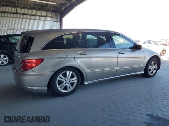 ✅ 2009 Mercedes-Benz R 3.5L • VIN: 4JGCB65E39A093968 • Lot: 69405705. Listed on Copart with 95,875 mi. Free auction sales archive from the USA and detailed vehicle history report at DreamBid. Image 3.