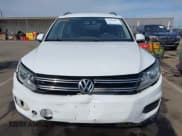 ✅ 2016 Volkswagen Tiguan SEL • VIN: WVGAV7AX0GW528750 • Lot: 42039257. Wystawiony na IAAI z przebiegiem 106 823 mil. Bezpłatny archiwum sprzedaży aukcyjnych z USA i szczegółowy raport historii pojazdu na DreamBid. Zdjęcie 12.