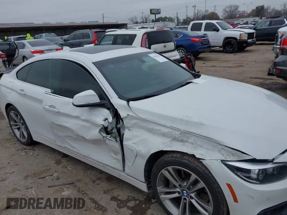 ✅ 2018 BMW 4 Series 440i • VIN: WBA4J5C56JBF07087 • Lot: 41421921. Wystawiony na IAAI z przebiegiem 61 601 mil. Bezpłatny archiwum sprzedaży aukcyjnych z USA i szczegółowy raport historii pojazdu na DreamBid. Zdjęcie 6.
