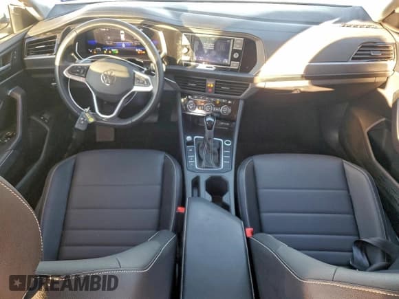 ✅ 2024 Volkswagen Jetta SE • VIN: 3VW7M7BU4RM013904 • Lot: 96395945. Listed on Copart with 35,619 mi. Free auction sales archive from the USA and detailed vehicle history report at DreamBid. Image 8.