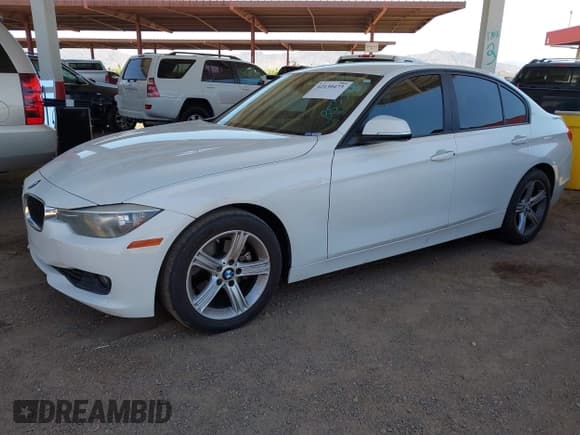 ✅ 2015 BMW 3 Series 328i • VIN: WBA3C1C58FP853308 • Lot: 42130473. Listed on IAAI with 120,578 mi. Free auction sales archive from the USA and detailed vehicle history report at DreamBid. Image 16.