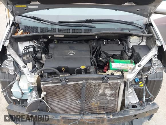 ✅ 2014 Toyota Sienna XLE • VIN: 5TDDK3DC8ES077415 • Lot: 43722553. Listed on IAAI with 218,480 mi. Free auction sales archive from the USA and detailed vehicle history report at DreamBid. Image 10.