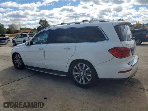 ✅ 2015 Mercedes-Benz GL 450 • VIN: 4JGDF6EE3FA519534 • Lot: 89577225. Listed on Copart with 232,508 mi. Free auction sales archive from the USA and detailed vehicle history report at DreamBid. Image 2.