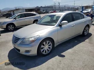 ✅ 2010 Hyundai Genesis • VIN: KMHGC4DE6AU083653 • Lot: 57165075. Wystawiony na Copart z przebiegiem 133 843 mil. Bezpłatny archiwum sprzedaży aukcyjnych z USA i szczegółowy raport historii pojazdu na DreamBid. Zdjęcie 1.