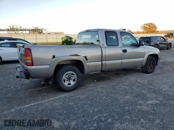 ✅ 2001 Chevrolet Silverado 1500 LS • VIN: 1GCEC19V11Z136992 • Lot: 91720745. Listed on Copart with 170,800 mi. Free auction sales archive from the USA and detailed vehicle history report at DreamBid. Image 3.