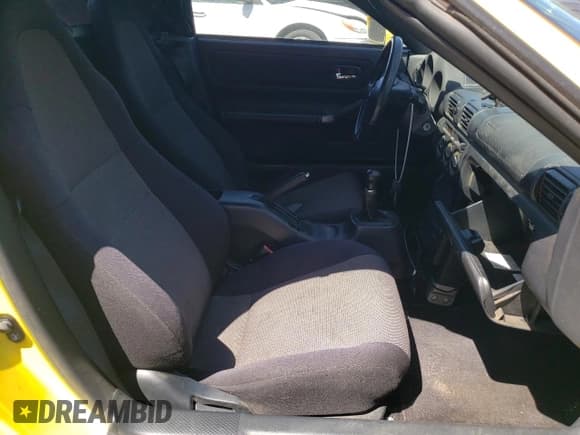 ✅ 2000 Toyota MR2 • VIN: JTDFR3200Y0014930 • Лот: 67971775. Опубликован ранее на Copart с пробегом 94 012 миль. Бесплатный доступ к архиву аукционных продаж из США и подробный отчёт об истории автомобиля на DreamBid. Изображение 10.