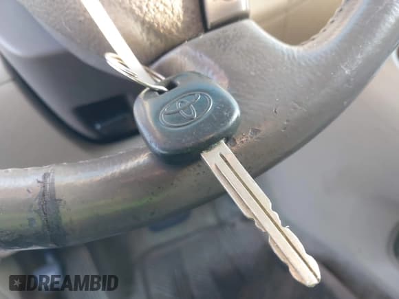 ✅ 2004 Toyota Highlander • VIN: JTEEP21A040052072 • Lot: 43853717. Wystawiony na IAAI z przebiegiem 201 784 mil. Bezpłatny archiwum sprzedaży aukcyjnych z USA i szczegółowy raport historii pojazdu na DreamBid. Zdjęcie 11.