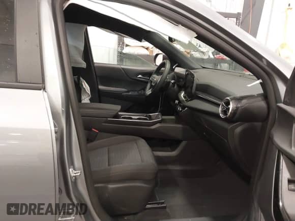 2025 Chevrolet Equinox AWD LT with VIN 3GNAXPEG4SL110867, listed as a IAAI auction lot 41889436 with 1,632 mi miles and . Bid and sale history available at DreamBid. Image 5.