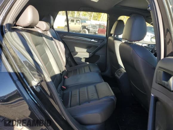 ✅ 2015 Volkswagen Golf GTI S • VIN: 3VW5T7AU5FM024658 • Lot: 86869995. Wystawiony na Copart z przebiegiem 48 642 mil. Bezpłatny archiwum sprzedaży aukcyjnych z USA i szczegółowy raport historii pojazdu na DreamBid. Zdjęcie 10.