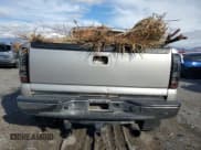 ✅ 2005 Chevrolet Silverado 2500HD LS • VIN: 1GCHK232X5F946066 • Lot: 91932395. Wystawiony na Copart z przebiegiem 180 948 mil. Bezpłatny archiwum sprzedaży aukcyjnych z USA i szczegółowy raport historii pojazdu na DreamBid. Zdjęcie 6.