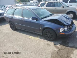 ✅ 2002 Volvo V40 • VIN: YV1VW29562F822973 • Lot: 81159405. Wystawiony na Copart z przebiegiem Nie podano. Bezpłatny archiwum sprzedaży aukcyjnych z USA i szczegółowy raport historii pojazdu na DreamBid. Zdjęcie 4.