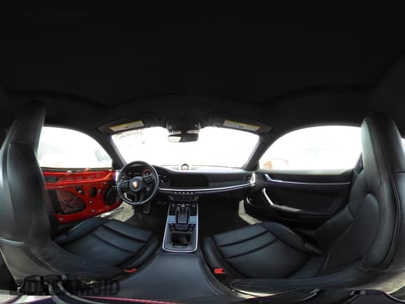 ✅ 2020 Porsche 911 Carrera • VIN: WP0AA2A97LS205866 • Lot: 43279096. Wystawiony na IAAI z przebiegiem 29 042 mil. Bezpłatny archiwum sprzedaży aukcyjnych z USA i szczegółowy raport historii pojazdu na DreamBid. Zdjęcie 20.