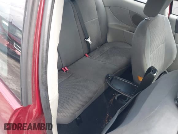 ✅ 2005 Ford Focus S • VIN: 3FAFP31N05R150527 • Лот: 43513647. Опубликован ранее на IAAI с пробегом Не указан. Бесплатный доступ к архиву аукционных продаж из США и подробный отчёт об истории автомобиля на DreamBid. Изображение 8.