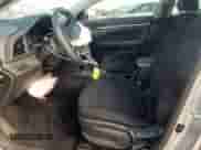 2019 Hyundai Elantra SE z VIN 5NPD74LF7KH409753, wystawiony jako Copart lot #70935015 z przebiegiem 85 038 mil mil oraz Szkoda całkowita • Salvage title. Historia ofert i sprzedaży dostępna na DreamBid. Obrazek 7.