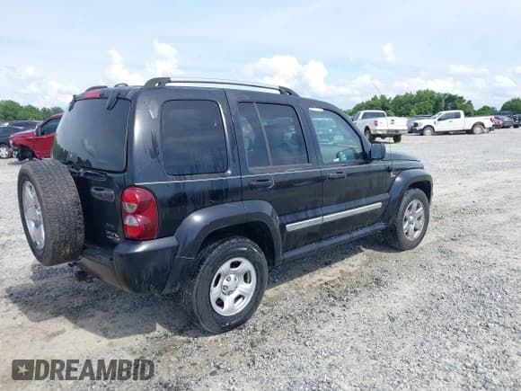 ✅ 2005 Jeep Liberty Limited • VIN: 1J4GK58K45W686019 • Lot: 42378265. Listed on IAAI with 212,012 mi. Free auction sales archive from the USA and detailed vehicle history report at DreamBid. Image 4.