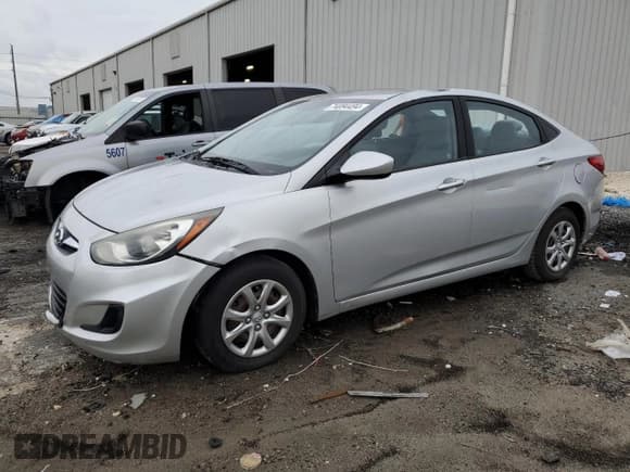 ✅ 2013 Hyundai Accent GLS • VIN: KMHCT4AE5DU330281 • Лот: 74894494. Опубликован ранее на Copart с пробегом 51 895 миль. Бесплатный доступ к архиву аукционных продаж из США и подробный отчёт об истории автомобиля на DreamBid. Изображение 1.