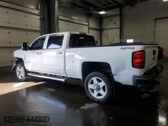 2015 Chevrolet Silverado 2500HD LT z VIN 1GC1KVEG2FF576552, wystawiony jako Copart lot #84027335 z przebiegiem 203 662 mil mil oraz Szkoda całkowita • Salvage title. Historia ofert i sprzedaży dostępna na DreamBid. Obrazek 2.