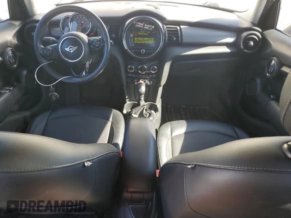 ✅ 2015 MINI Hardtop 4 Door • VIN: WMWXS5C5XFT831930 • Lot: 82584965. Listed on Copart with 138,432 mi. Free auction sales archive from the USA and detailed vehicle history report at DreamBid. Image 8.