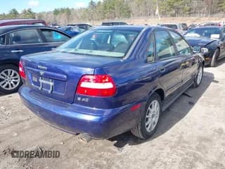 ✅ 2004 Volvo S40 • VIN: YV1VS27574F027741 • Лот: 41883721. Опубликован ранее на IAAI с пробегом 76 750 миль. Бесплатный доступ к архиву аукционных продаж из США и подробный отчёт об истории автомобиля на DreamBid. Изображение 4.