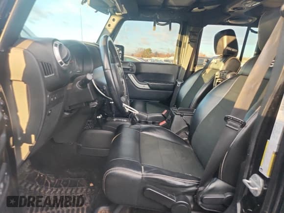 ✅ 2012 Jeep Wrangler Unlimited Rubicon • VIN: 1C4HJWFG7CL242990 • Лот: 92404395. Опубликован ранее на Copart с пробегом 121 247 миль. Бесплатный доступ к архиву аукционных продаж из США и подробный отчёт об истории автомобиля на DreamBid. Изображение 7.