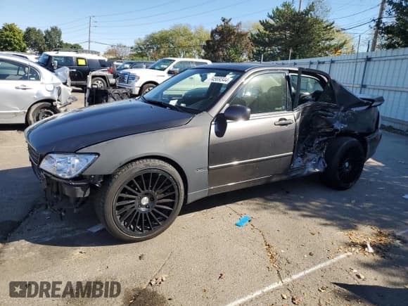 ✅ 2002 Lexus IS 300/350 • VIN: JTHBD192520048800 • Лот: 74569344. Опубликован ранее на Copart с пробегом 141 832 миль. Бесплатный доступ к архиву аукционных продаж из США и подробный отчёт об истории автомобиля на DreamBid. Изображение 1.