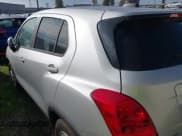 ✅ 2021 Chevrolet Trax LS • VIN: KL7CJKSB0MB319698 • Lot: 43034620. Listed on IAAI with 8,224 mi. Free auction sales archive from the USA and detailed vehicle history report at DreamBid. Image 3.