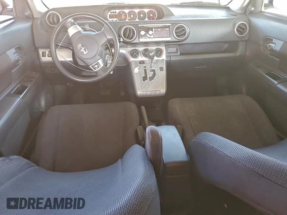 ✅ 2010 Scion xB • VIN: JTLZE4FEXA1110864 • Lot: 94940185. Listed on Copart with 209,815 mi. Free auction sales archive from the USA and detailed vehicle history report at DreamBid. Image 8.