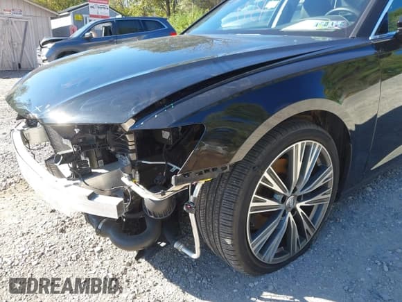 ✅ 2019 Audi A6 Premium • VIN: WAUD8AF28KN130040 • Лот: 43404349. Опубликован ранее на IAAI с пробегом 26 247 миль. Бесплатный доступ к архиву аукционных продаж из США и подробный отчёт об истории автомобиля на DreamBid. Изображение 6.