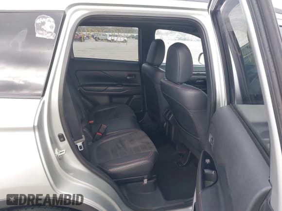 ✅ 2020 Mitsubishi Outlander ES • VIN: JA4AZ3A31LZ046189 • Lot: 41883894. Listed on IAAI with 97,857 mi. Free auction sales archive from the USA and detailed vehicle history report at DreamBid. Image 8.