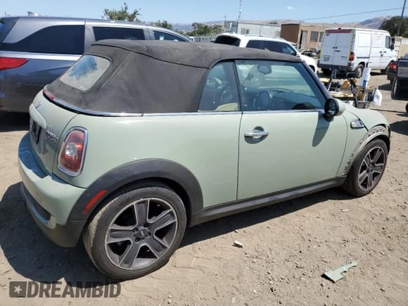 ✅ 2010 MINI Convertible S • VIN: WMWMS3C52ATZ84995 • Лот: 63445985. Опубликован ранее на Copart с пробегом 51 266 миль. Бесплатный доступ к архиву аукционных продаж из США и подробный отчёт об истории автомобиля на DreamBid. Изображение 3.