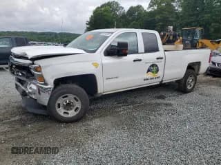 ✅ 2018 Chevrolet Silverado 2500HD Work Truck • VIN: 1GC2CUEG2JZ139055 • Lot: 58010285. Wystawiony na Copart z przebiegiem Nie podano. Bezpłatny archiwum sprzedaży aukcyjnych z USA i szczegółowy raport historii pojazdu na DreamBid. Zdjęcie 1.