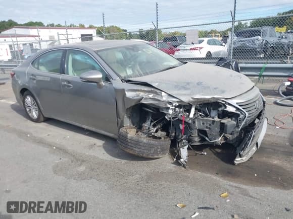 ✅ 2018 Lexus ES 350 • VIN: 58ABK1GGXJU082653 • Лот: 43384344. Опубликован ранее на IAAI с пробегом 44 323 миль. Бесплатный доступ к архиву аукционных продаж из США и подробный отчёт об истории автомобиля на DreamBid. Изображение 1.